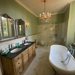 Deluxe Double Room Bath